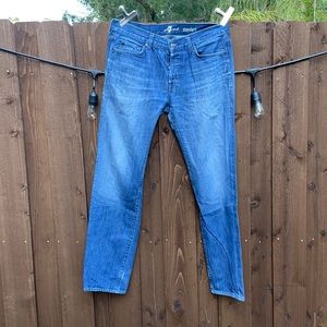 7 Jeans Standard Fit with Tapered ankles